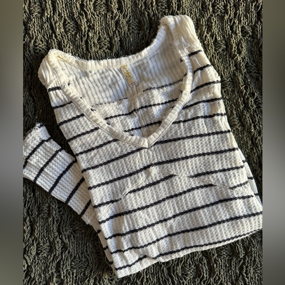 Free People Oversized Striped Sweater Women’s Medium Off White and Navy Blue - Picture 16 of 16